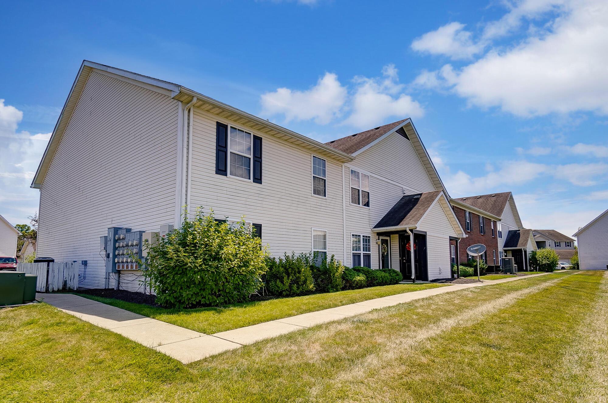 5536 Garden Ridge Columbus, OH 43228 - Photo 4 of 48 039