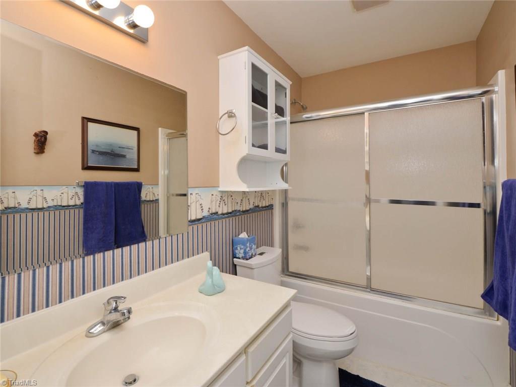 1682 Deer Run Court Oak Ridge, NC 27310 - Photo 4 of 29