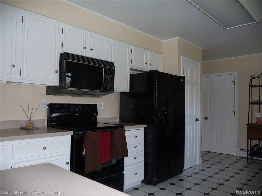 2875 Augustine Road Milford, MI 48381 - Photo 15 of 24 Kitchen 4
