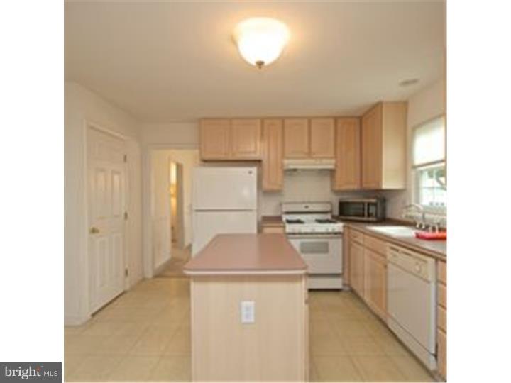 144 Upland Road Havertown, PA 19083 - Photo 7 of 25 Kitchen
