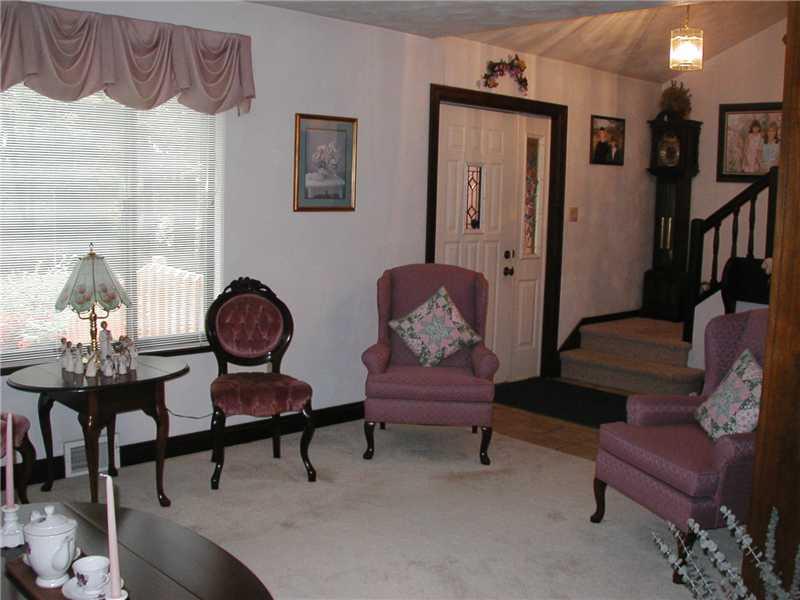 6227 Old Rte 8 Butler, PA 16002 - Photo 3 of 20 Living Room.