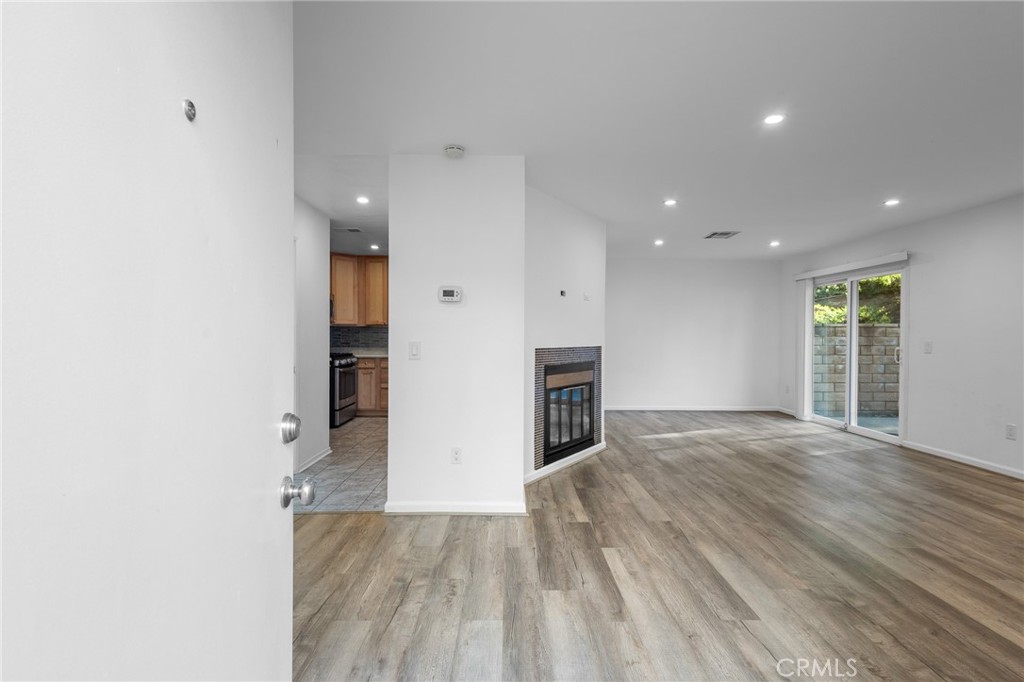 31315 The Old Road, Unit D Castaic, CA 91384 - Photo 6 of 33