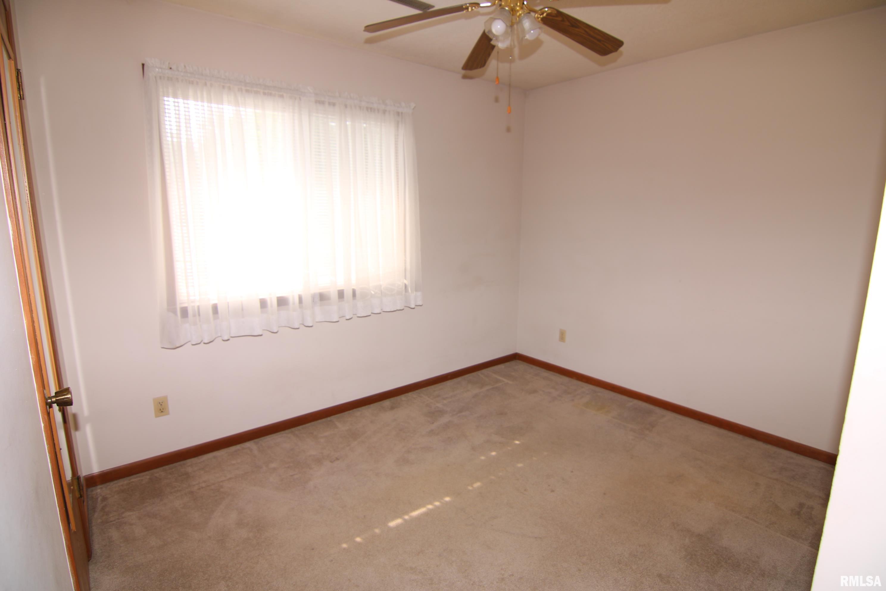 3810 Spring Street, Unit 2 Davenport, IA 52807 - Photo 8 of 15 Gallery Image 8