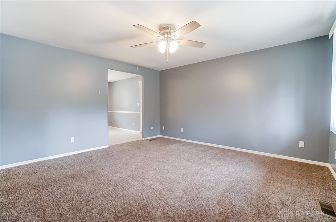 6543 Highbury Road Huber Heights, OH 45424 - Photo 9 of 38