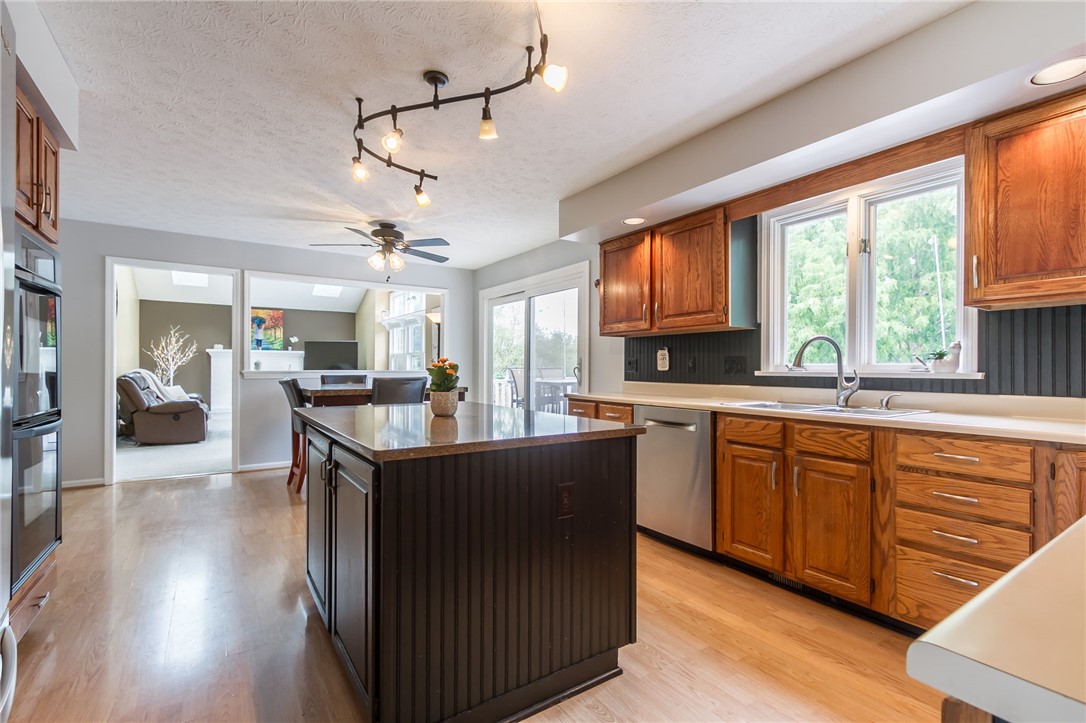 6 Brackley Circle Perinton, NY 14450 - Photo 4 of 31