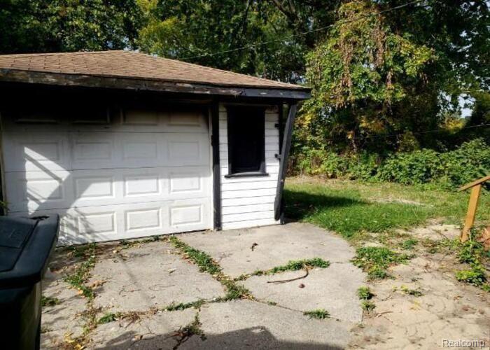 12241 Rutherford Street Detroit, MI 48227 - Photo 2 of 15