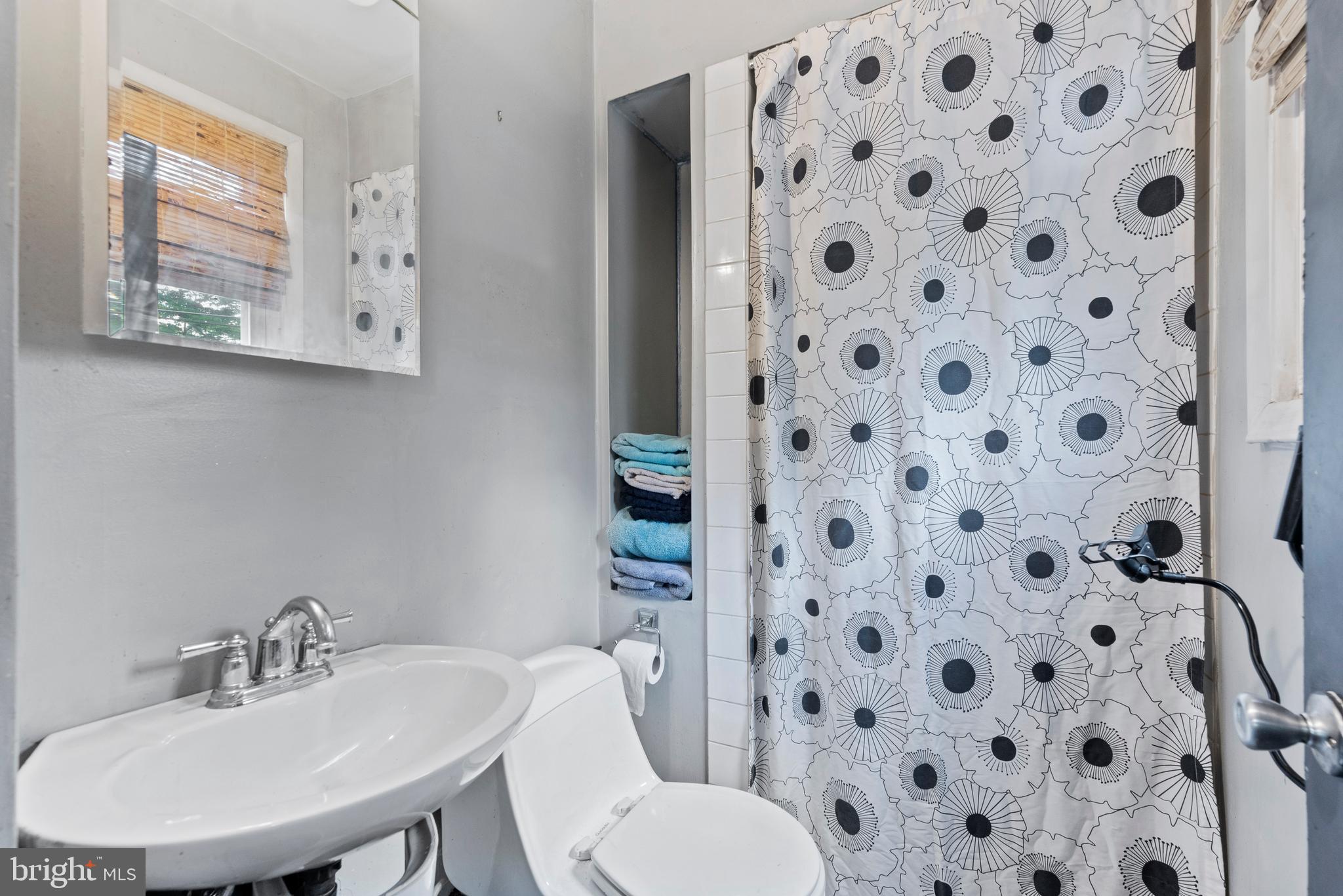 716 Charette Road Philadelphia, PA 19115 - Photo 14 of 23 Gallery Image 14