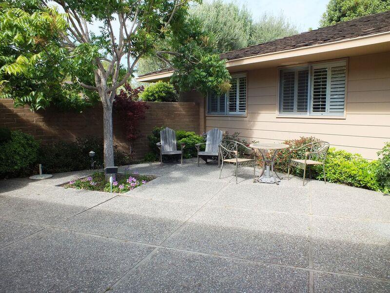 202 Rio Verde Drive Salinas, CA 93901 - Photo 6 of 35 a view of backyard with outdoor seating and tree