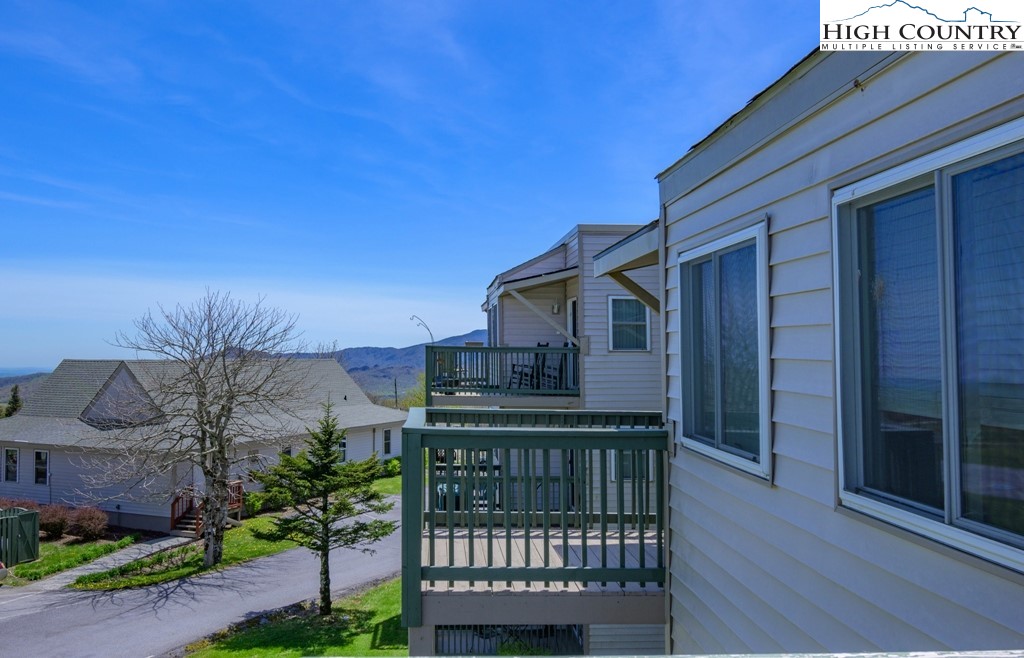 301 Pinnacle Inn Road, Unit 1302 Beech Mountain, NC 28604 - Photo 24 of 33 front view of a house with a street
