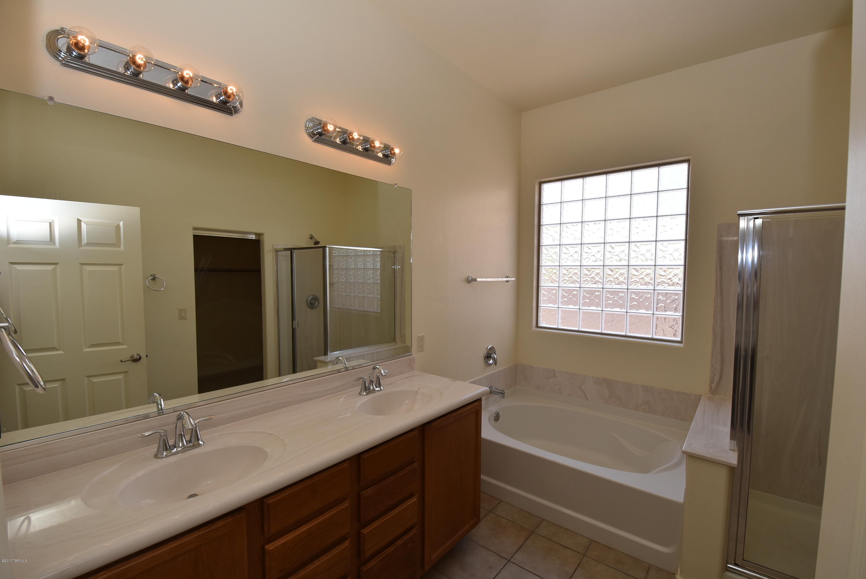 12823 Bloomington Loop Tucson, AZ 85755 - Photo 20 of 39