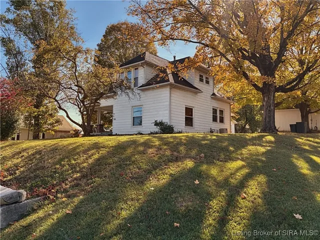 $190,000 | 406 West Mulberry Street, Salem, IN 47167