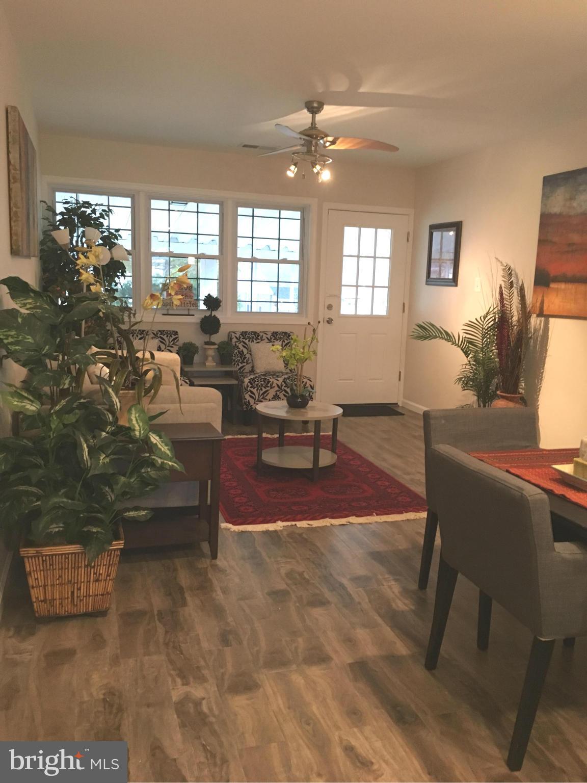 7631 Normandy Road Landover, MD 20785 - Photo 6 of 30 Living Room