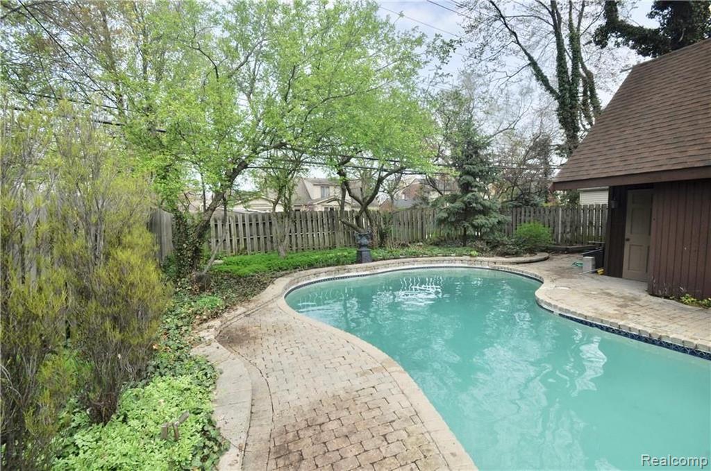 1540 Oxford Road Grosse Pointe Woods, MI 48236 - Photo 31 of 32