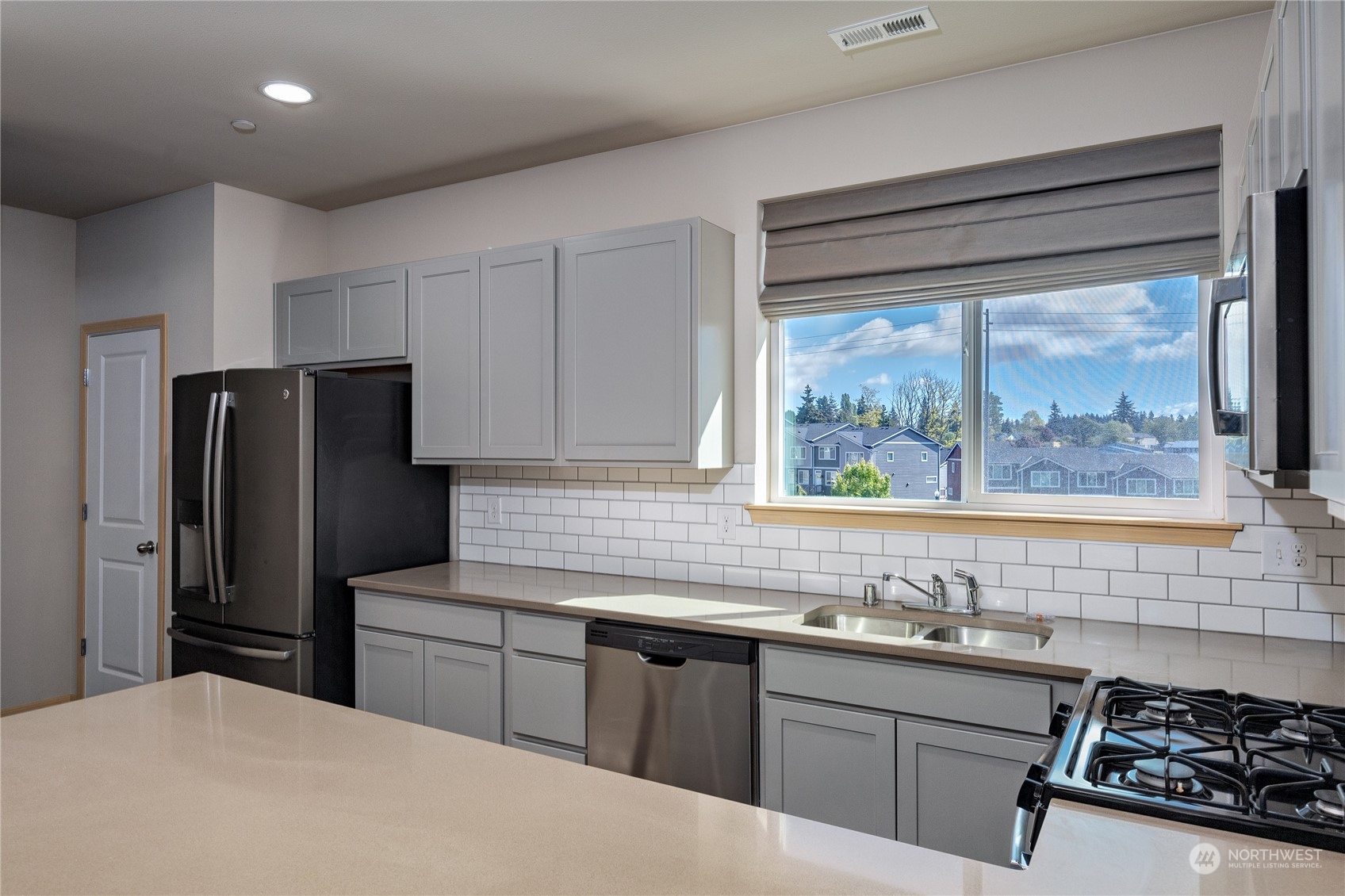 2480 Zeeden Way Bremerton, WA 98310 - Photo 7 of 22 Gallery Image 7