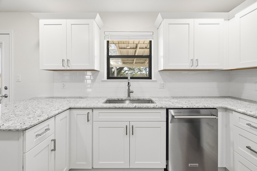 341 Stoneleigh Road Center Point, TX 78010 - Photo 8 of 26