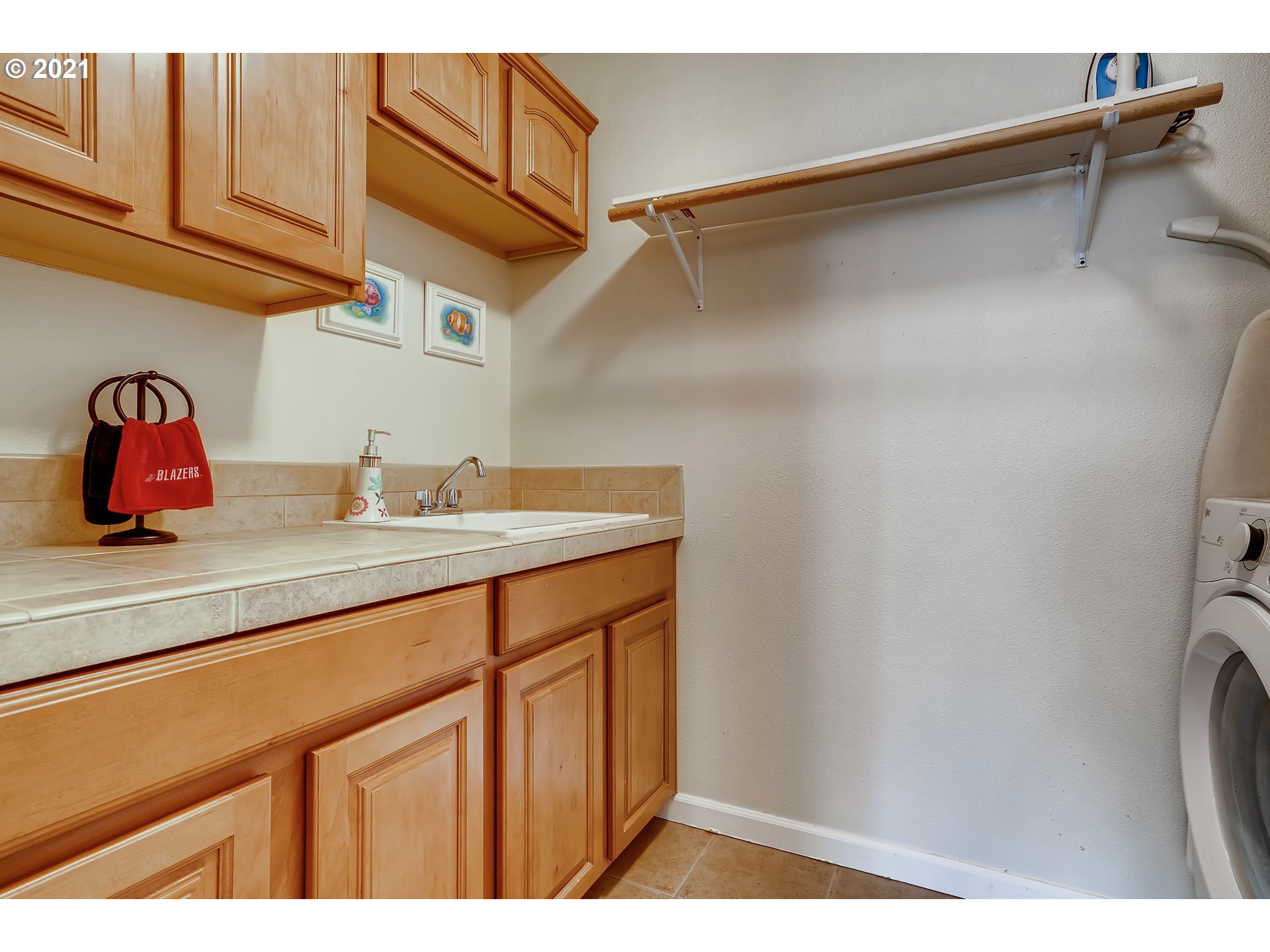 35257 Juniper Drive St. Helens, OR 97051 - Photo 16 of 27 a bathroom with a sink and a mirror