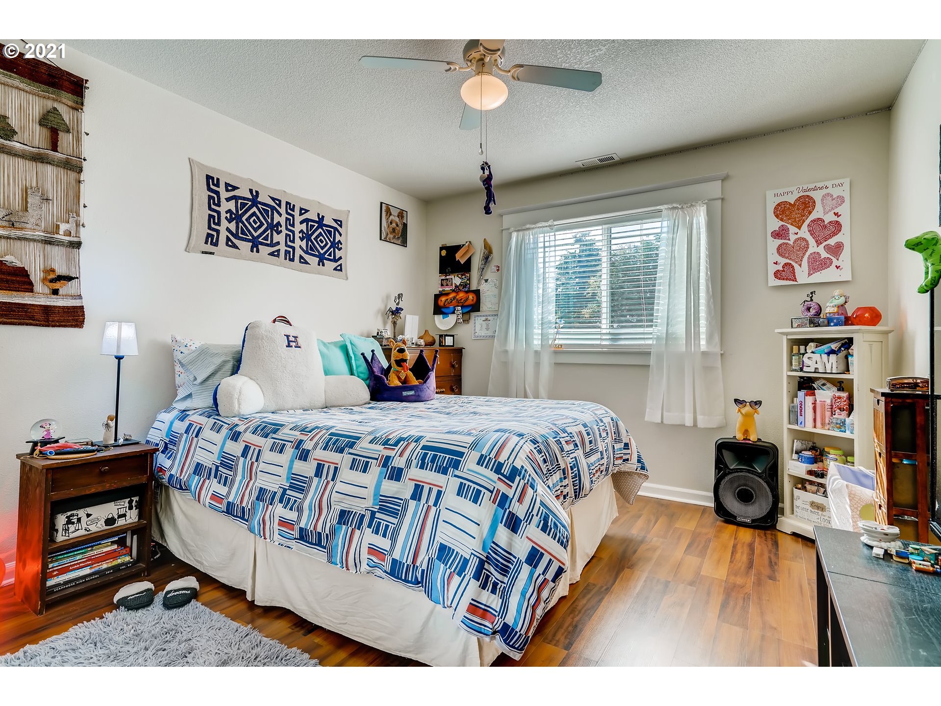 35257 Juniper Drive St. Helens, OR 97051 - Photo 20 of 27 a bedroom with a bed and a window