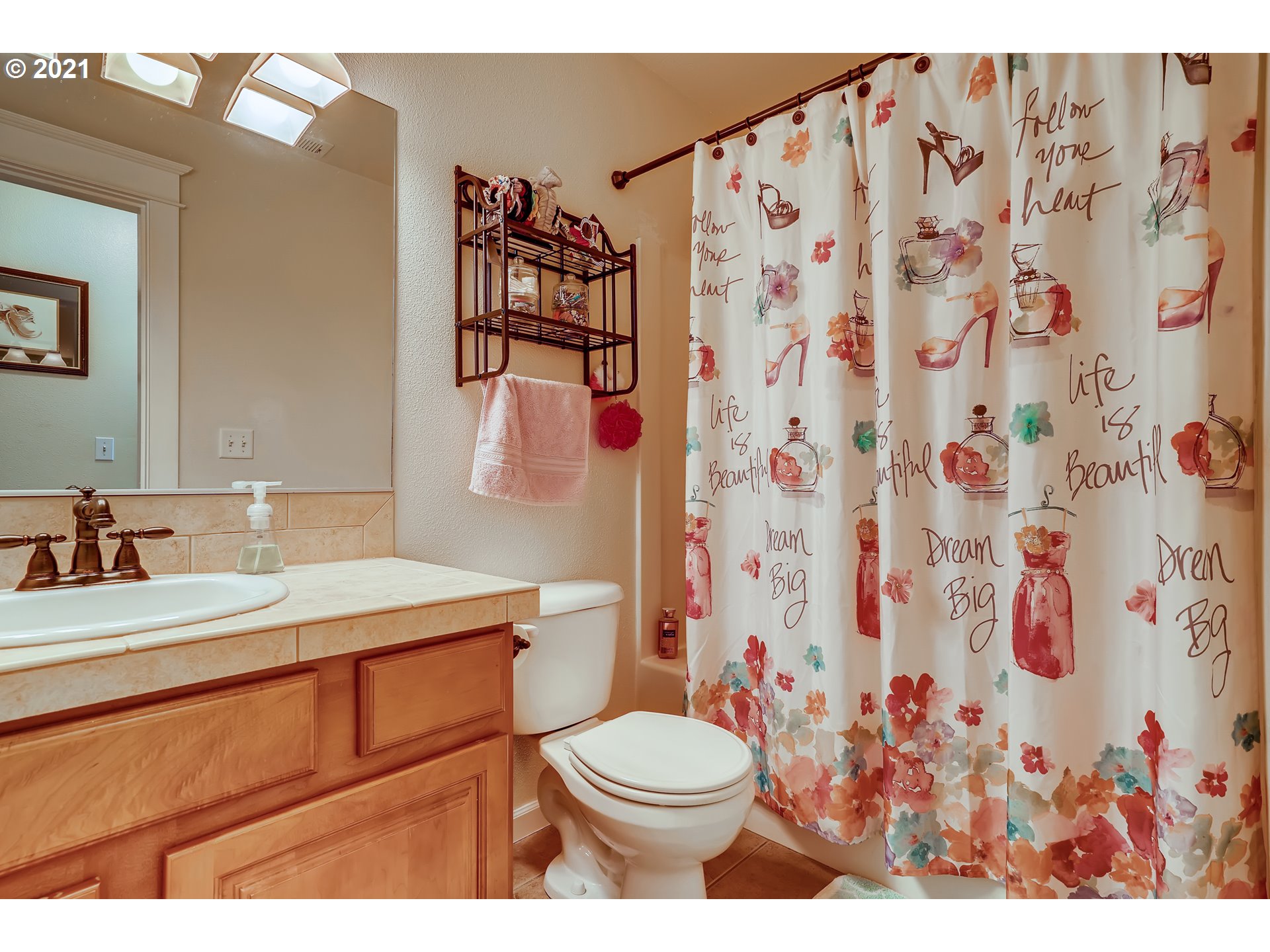 35257 Juniper Drive St. Helens, OR 97051 - Photo 22 of 27 a bathroom with a sink toilet and shower