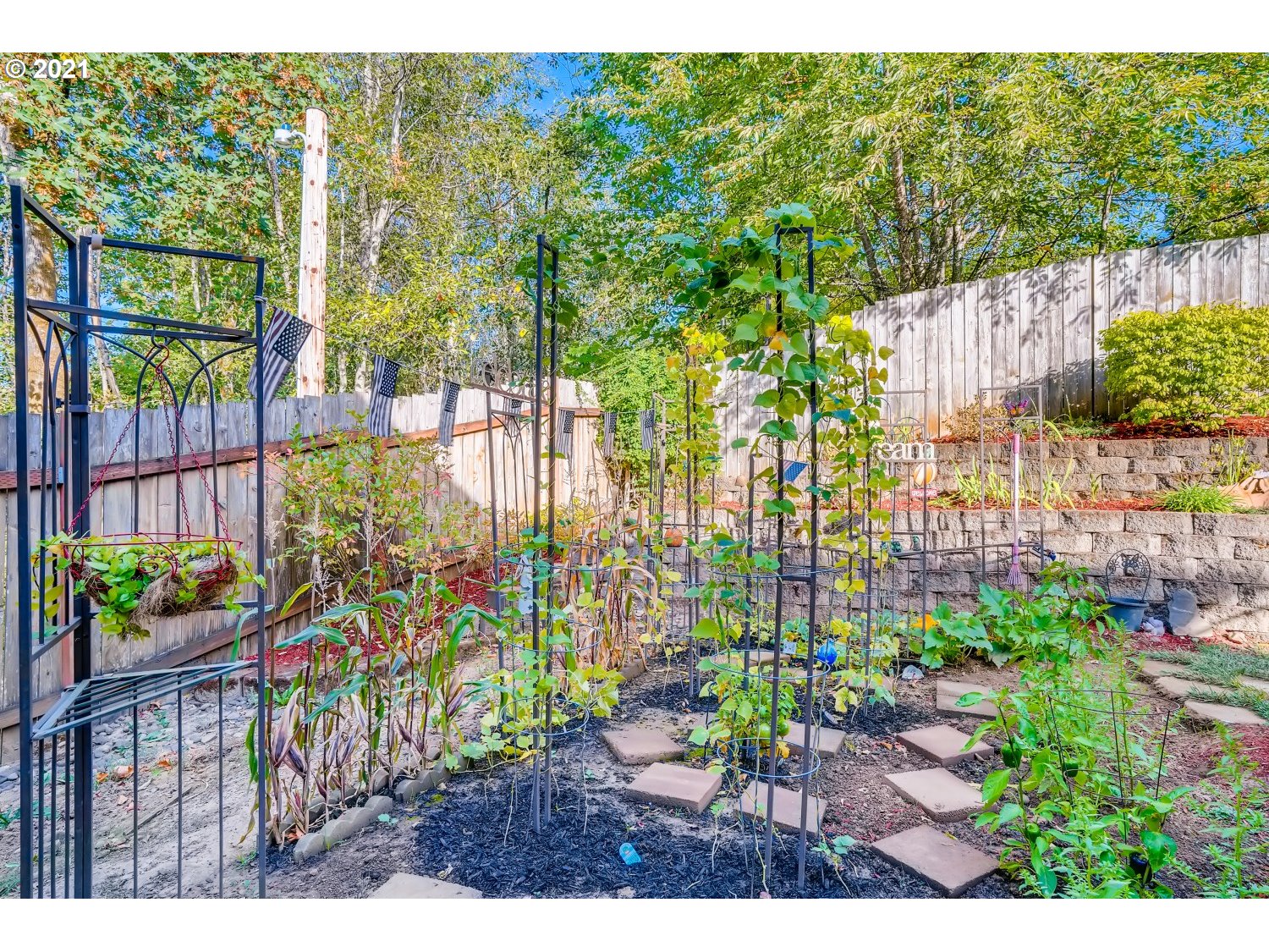 35257 Juniper Drive St. Helens, OR 97051 - Photo 25 of 27 a view of outdoor space and garden view