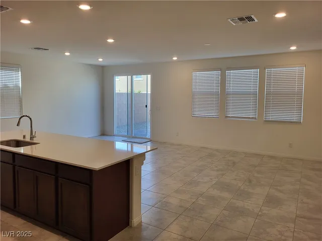 $2,350 | 8162 Seminario Avenue, Las Vegas, NV 89113