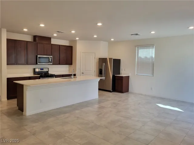 $2,350 | 8162 Seminario Avenue, Las Vegas, NV 89113