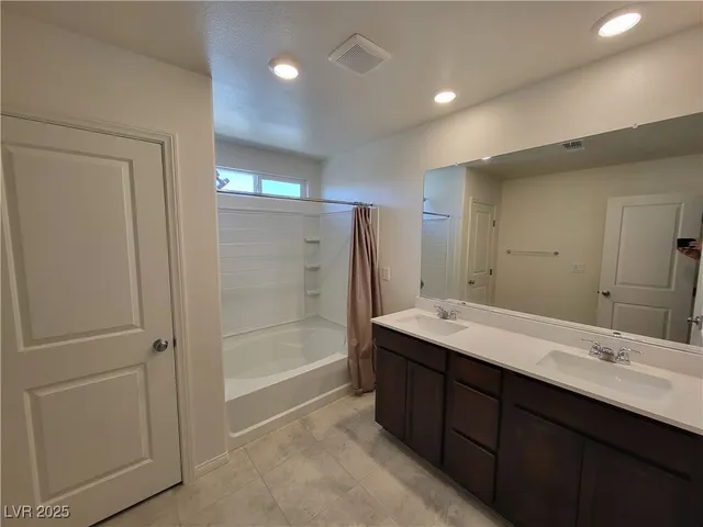 $2,350 | 8162 Seminario Avenue, Las Vegas, NV 89113