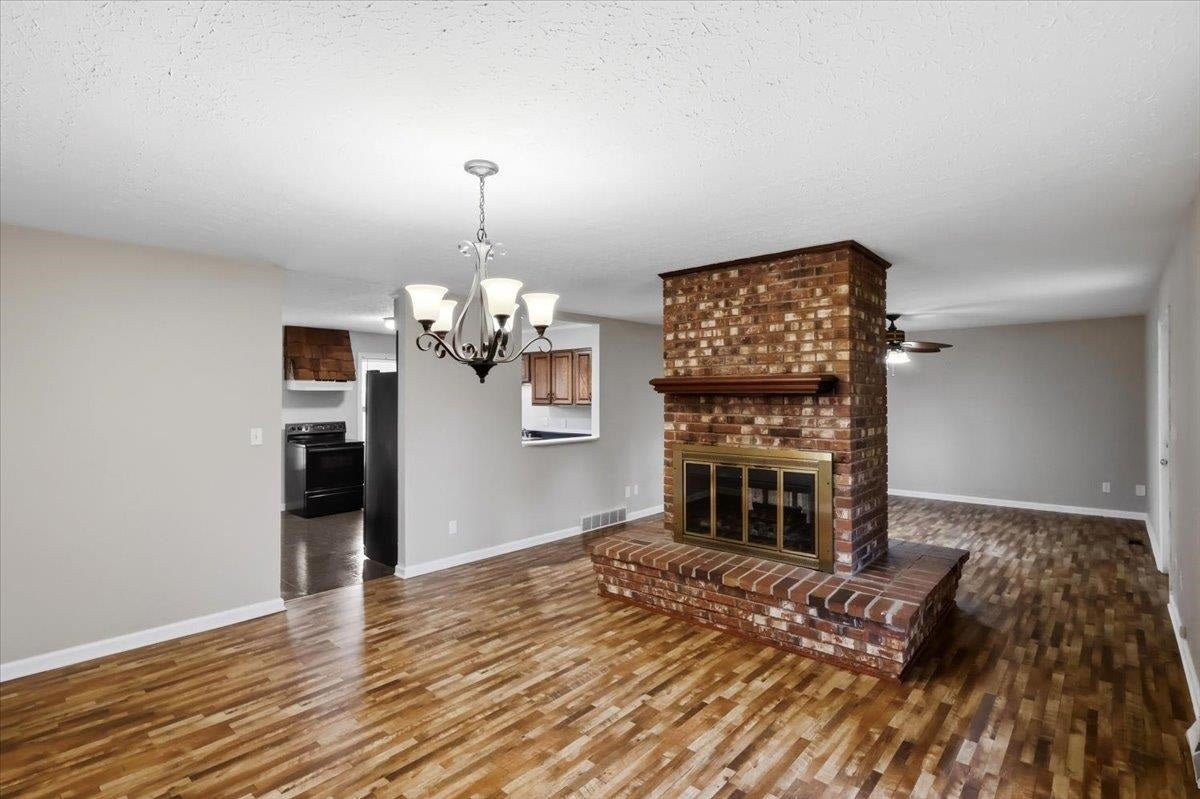 3215 Smallhouse Road Bowling Green, KY 42104 - Photo 11 of 41 Gallery Image 11