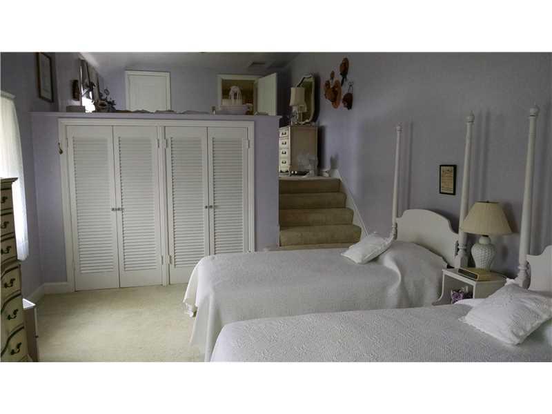 2742 Ridge Rd Extension Economy, PA 15005 - Photo 19 of 25 Bedroom. Another view of the bedroom.