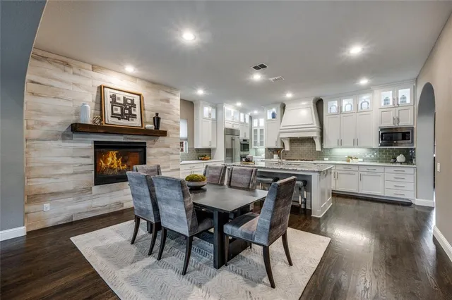 $1,060,000 | 3713 Adelaide, The Colony, TX 75056