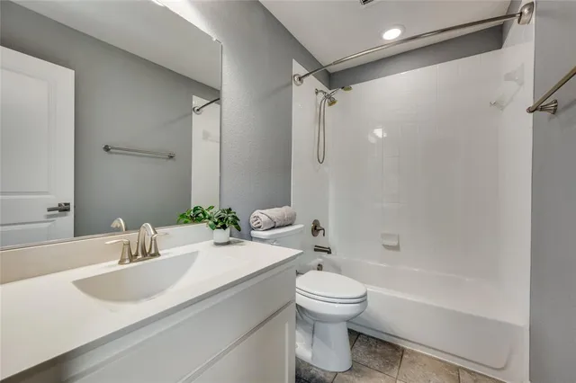 $1,060,000 | 3713 Adelaide, The Colony, TX 75056