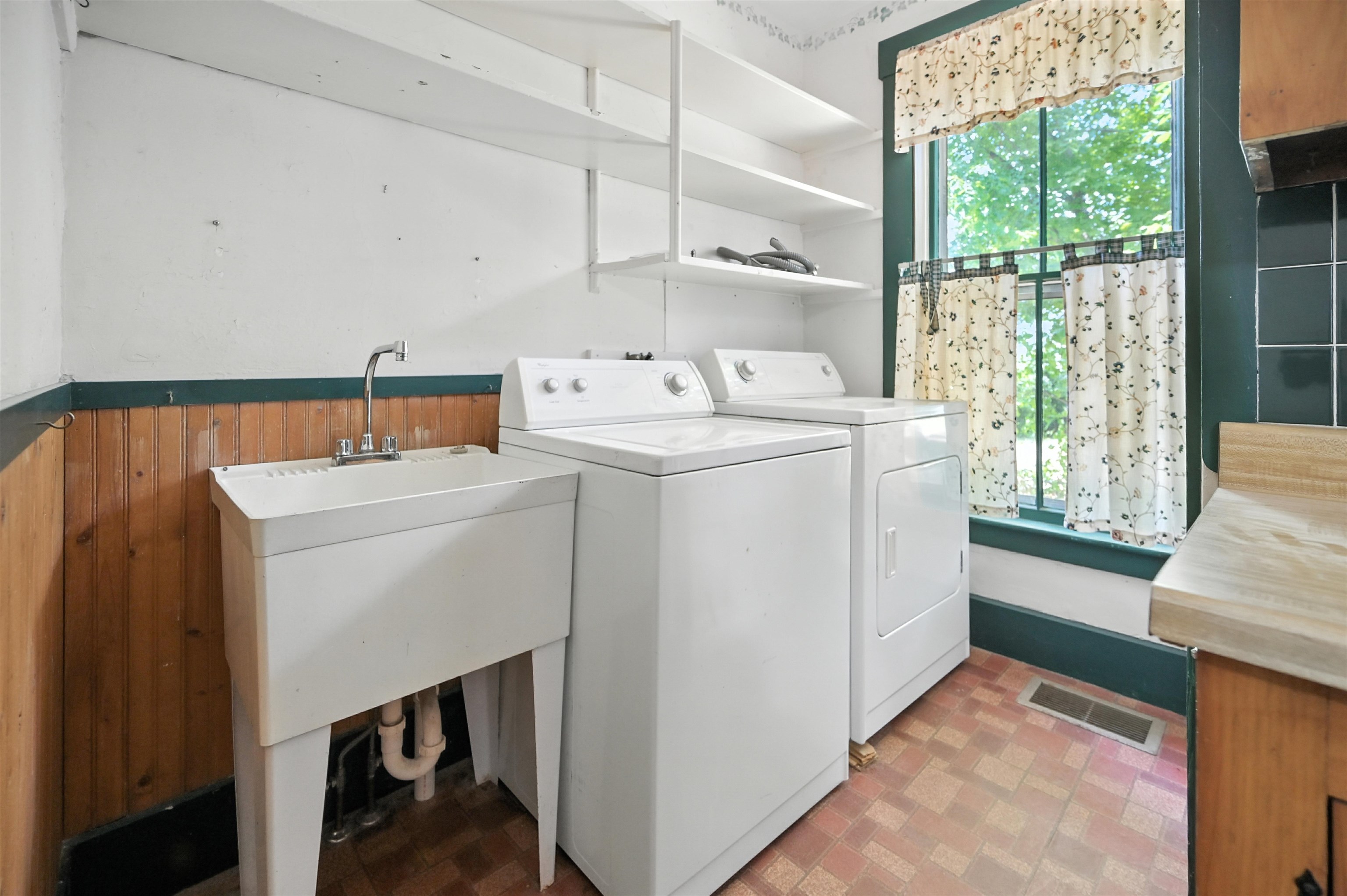 36 Chester Street Chester, NH 03036 - Photo 12 of 43 Gallery Image 12