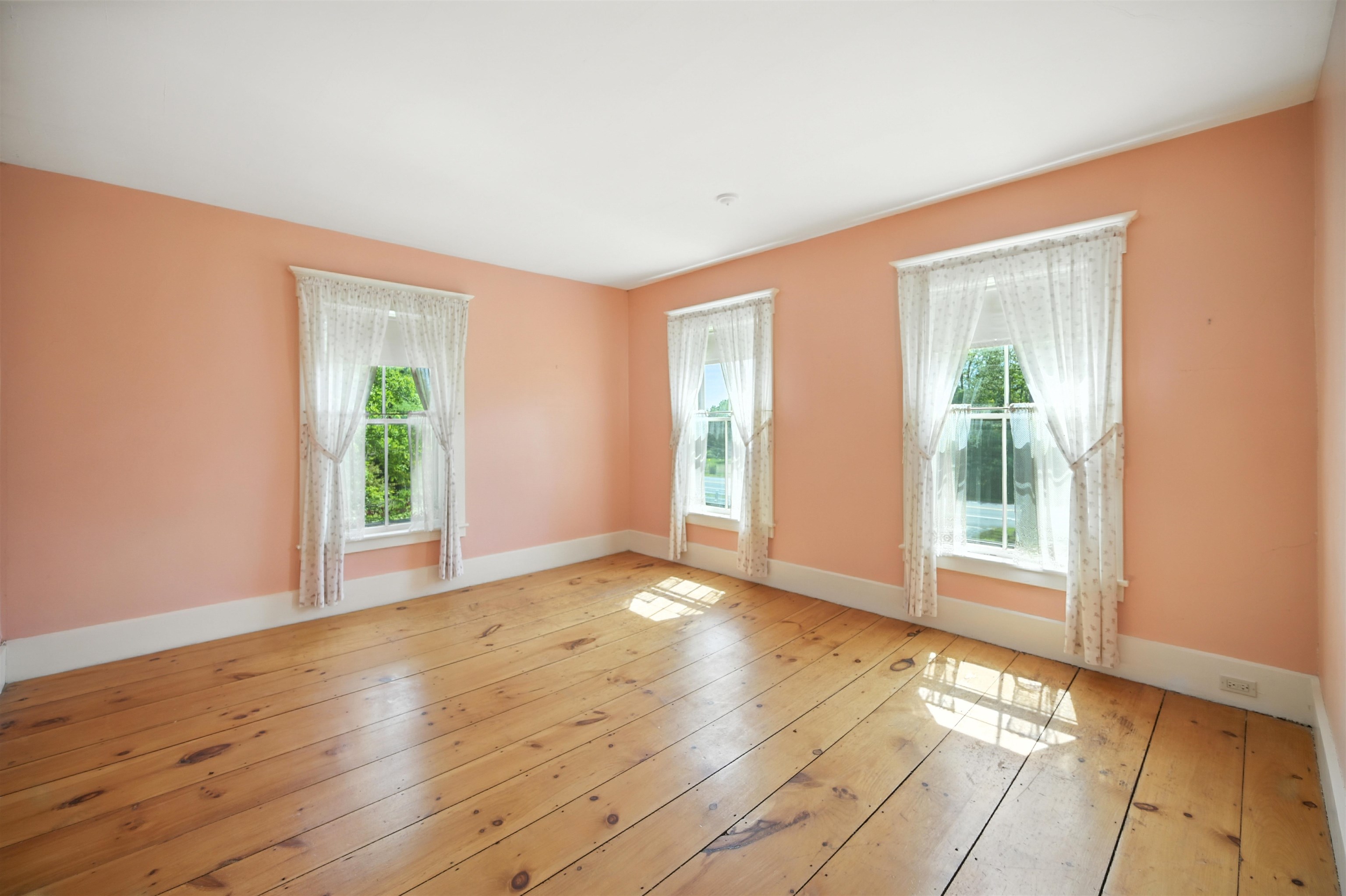 36 Chester Street Chester, NH 03036 - Photo 27 of 43 Gallery Image 27
