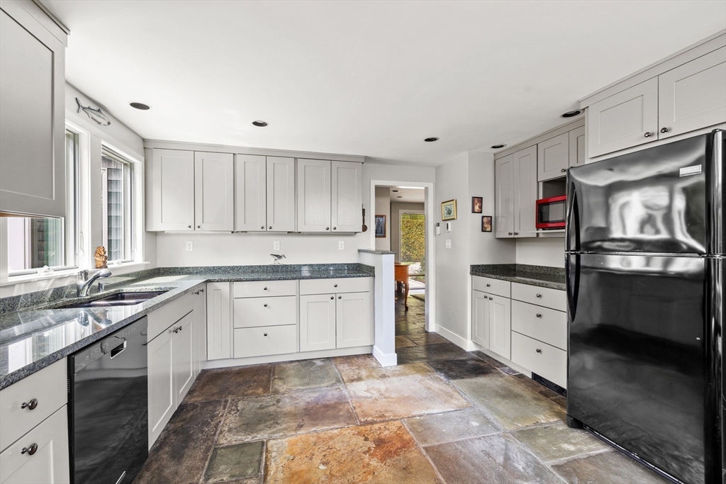 103 Howland Road Westport, MA 02790 - Photo 11 of 35