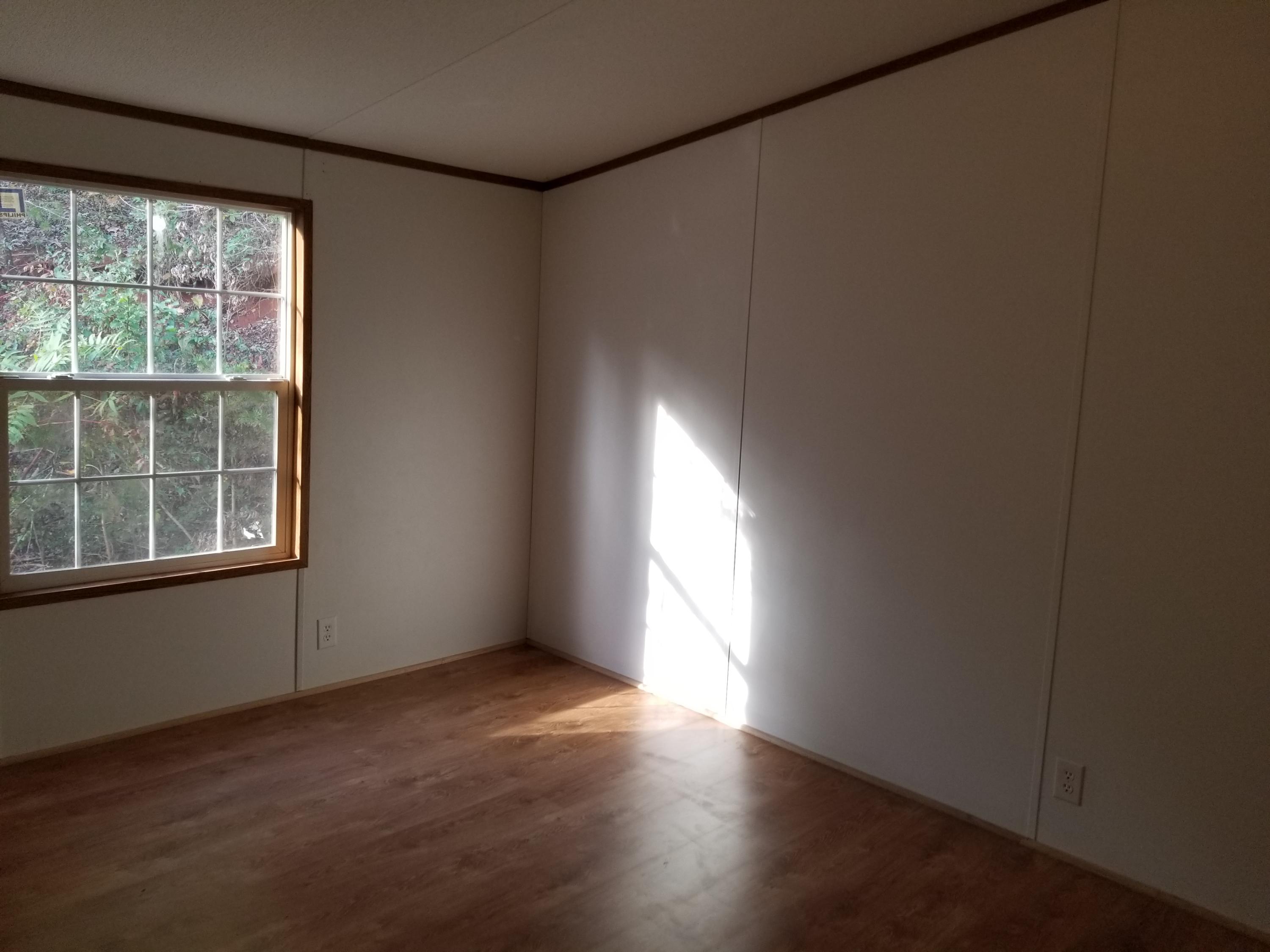 5352 Stewartsville Road Moneta, VA 24121 - Photo 17 of 21 Guest bedrooom 1