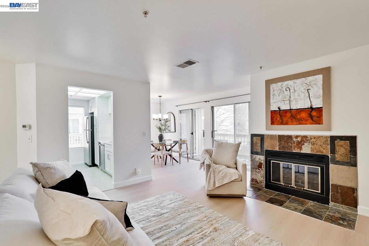 2709 Oak Road, Unit G Walnut Creek, CA 94597 - Photo 1 of 24