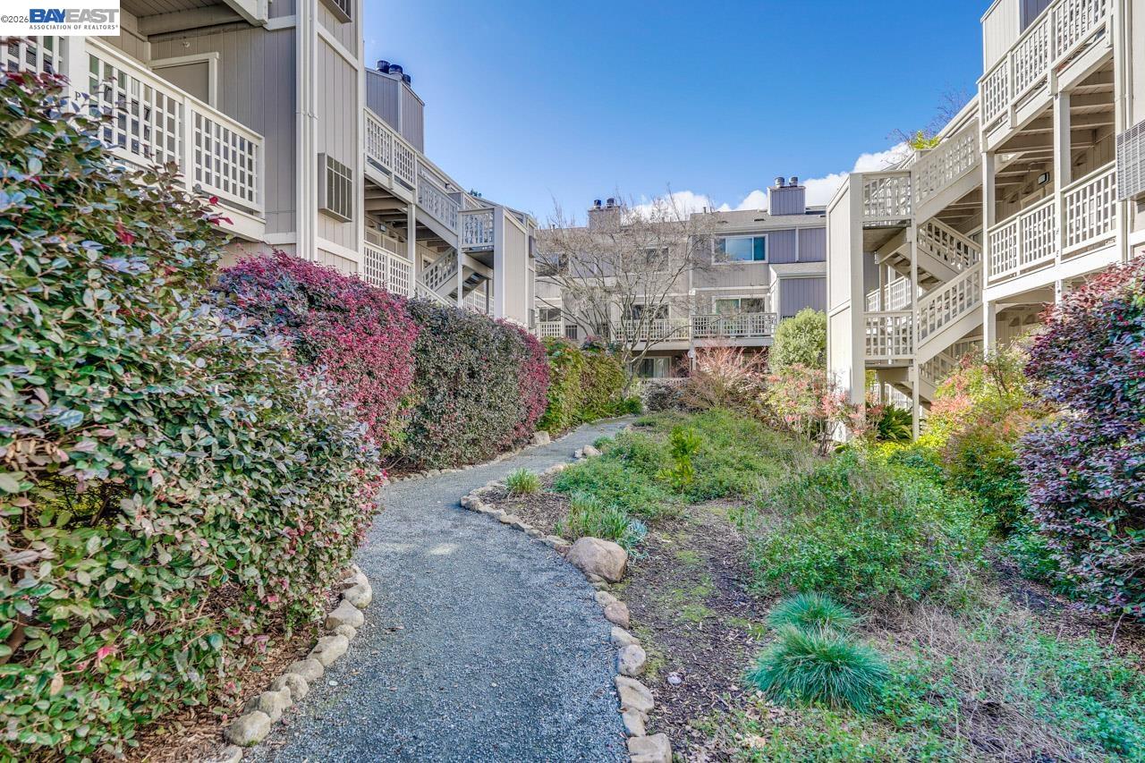 2709 Oak Road, Unit G Walnut Creek, CA 94597 - Photo 23 of 24