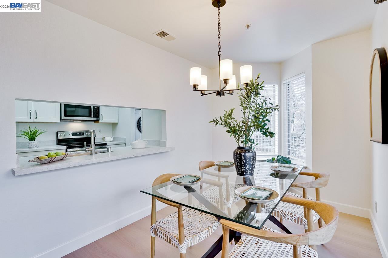 2709 Oak Road, Unit G Walnut Creek, CA 94597 - Photo 6 of 24