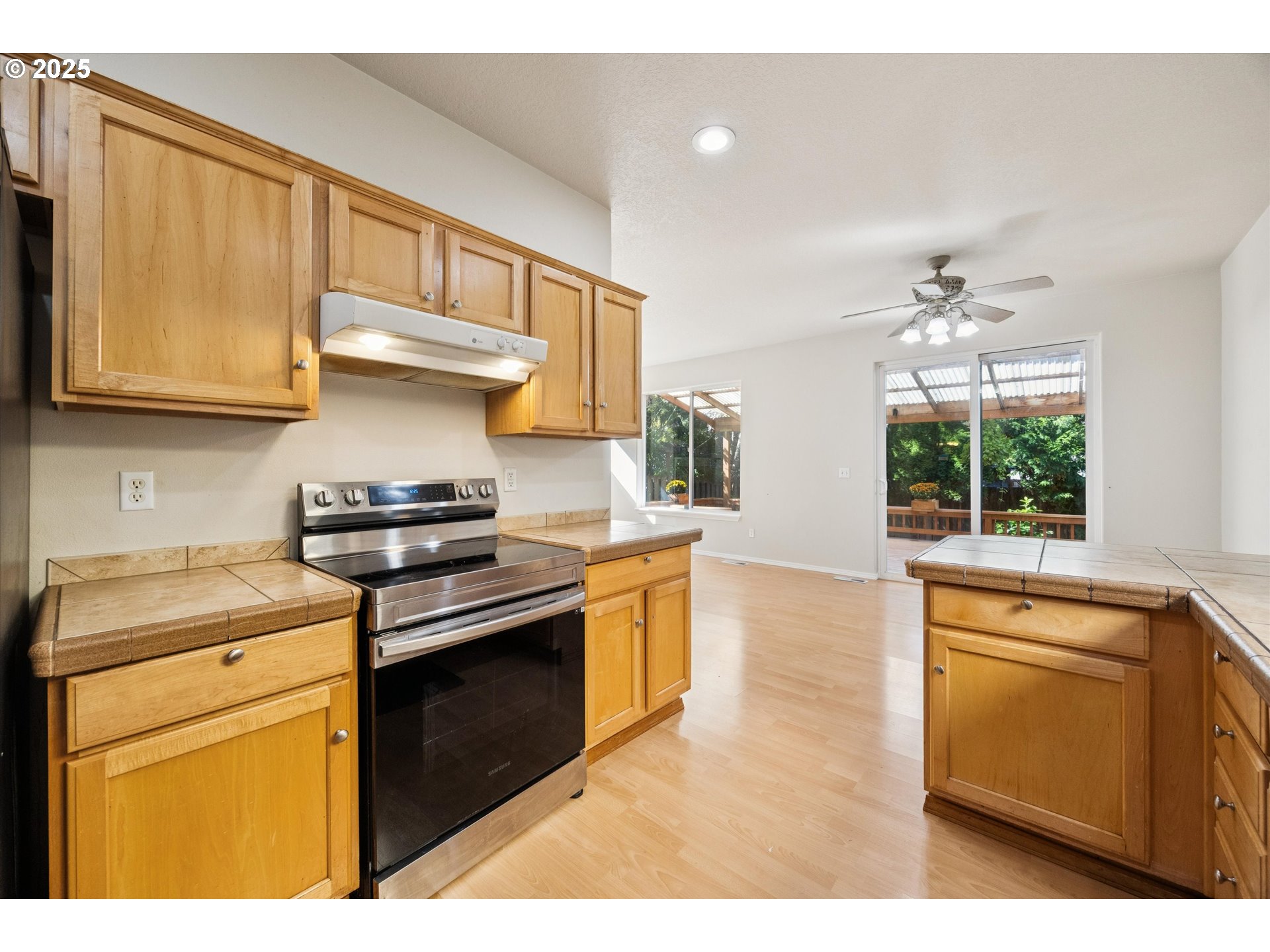 17723 Southwest Falling Leaf Court Beaverton, OR 97003 - Photo 17 of 37