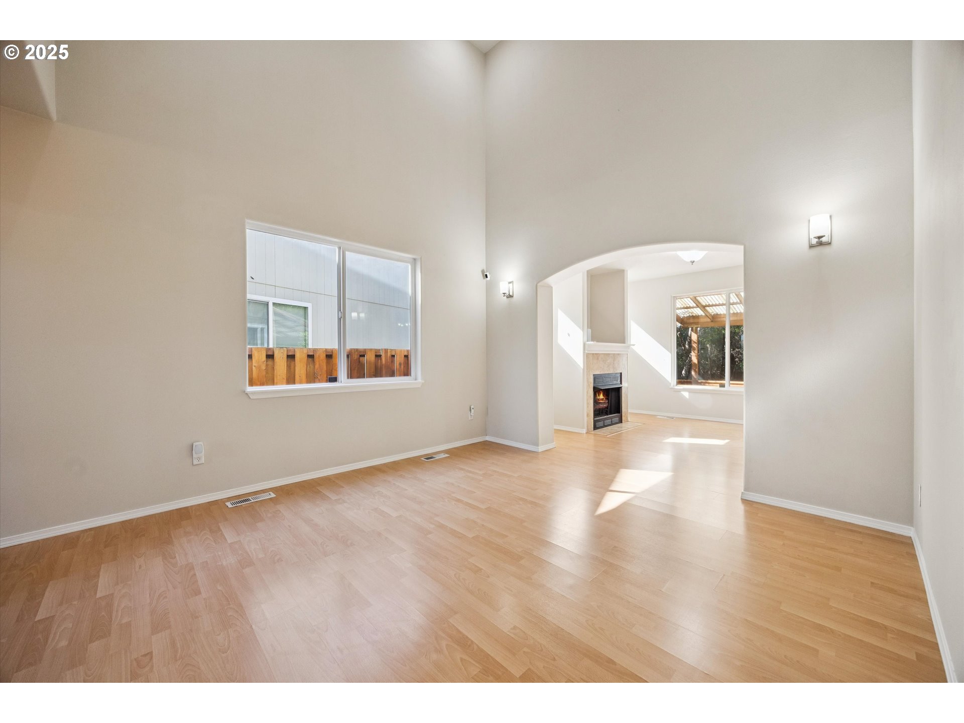 17723 Southwest Falling Leaf Court Beaverton, OR 97003 - Photo 5 of 37