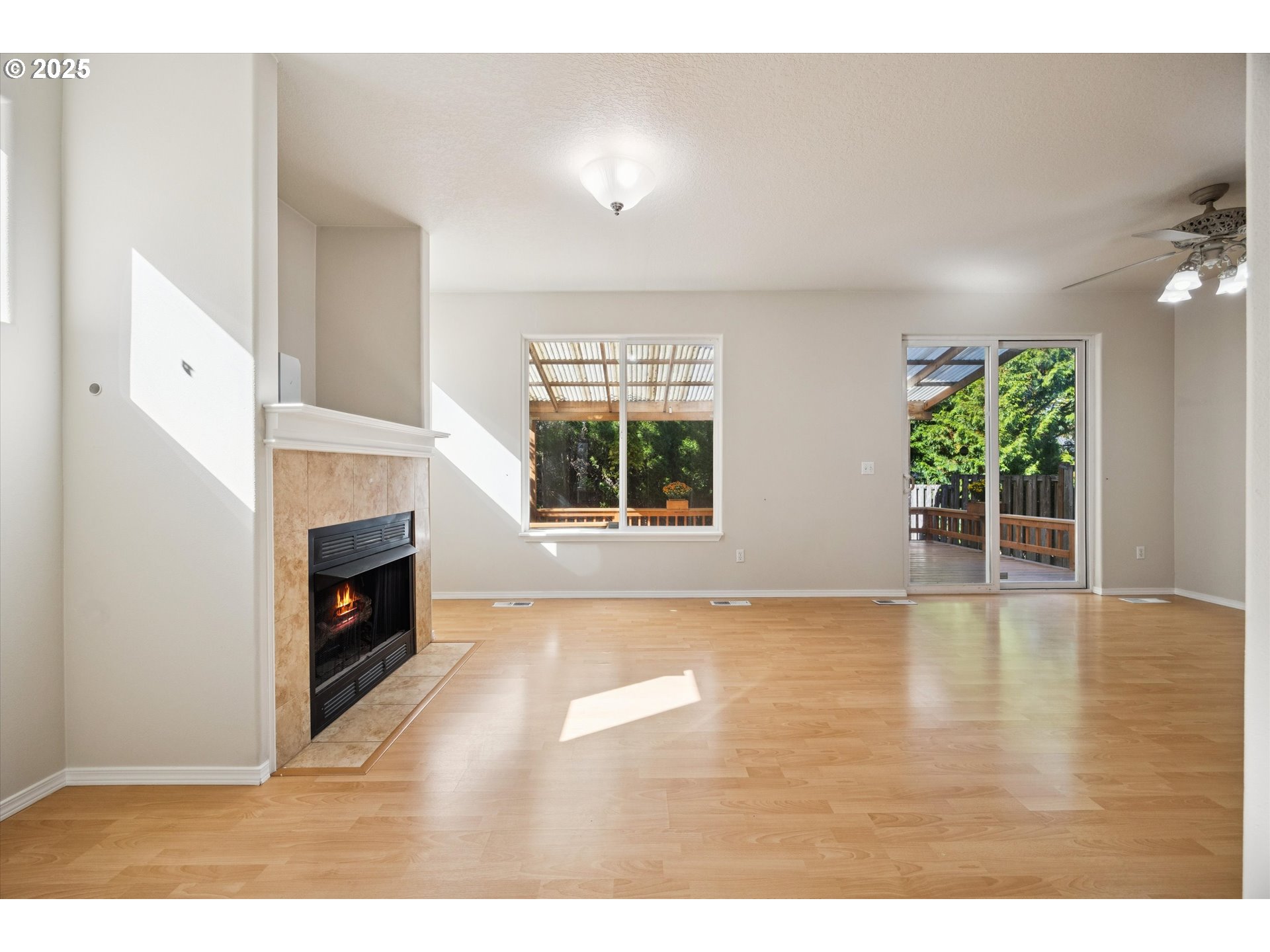 17723 Southwest Falling Leaf Court Beaverton, OR 97003 - Photo 6 of 37