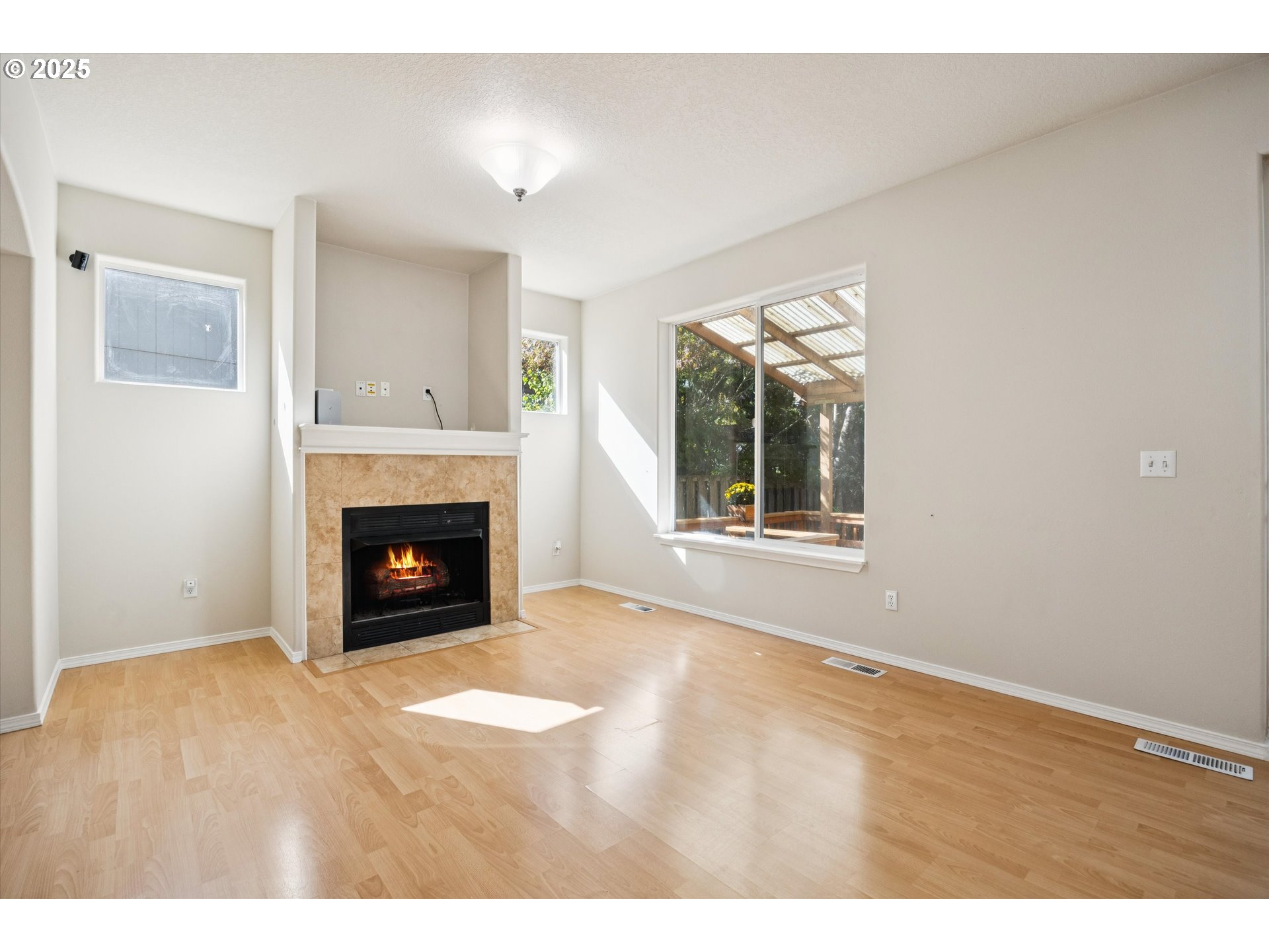 17723 Southwest Falling Leaf Court Beaverton, OR 97003 - Photo 7 of 37