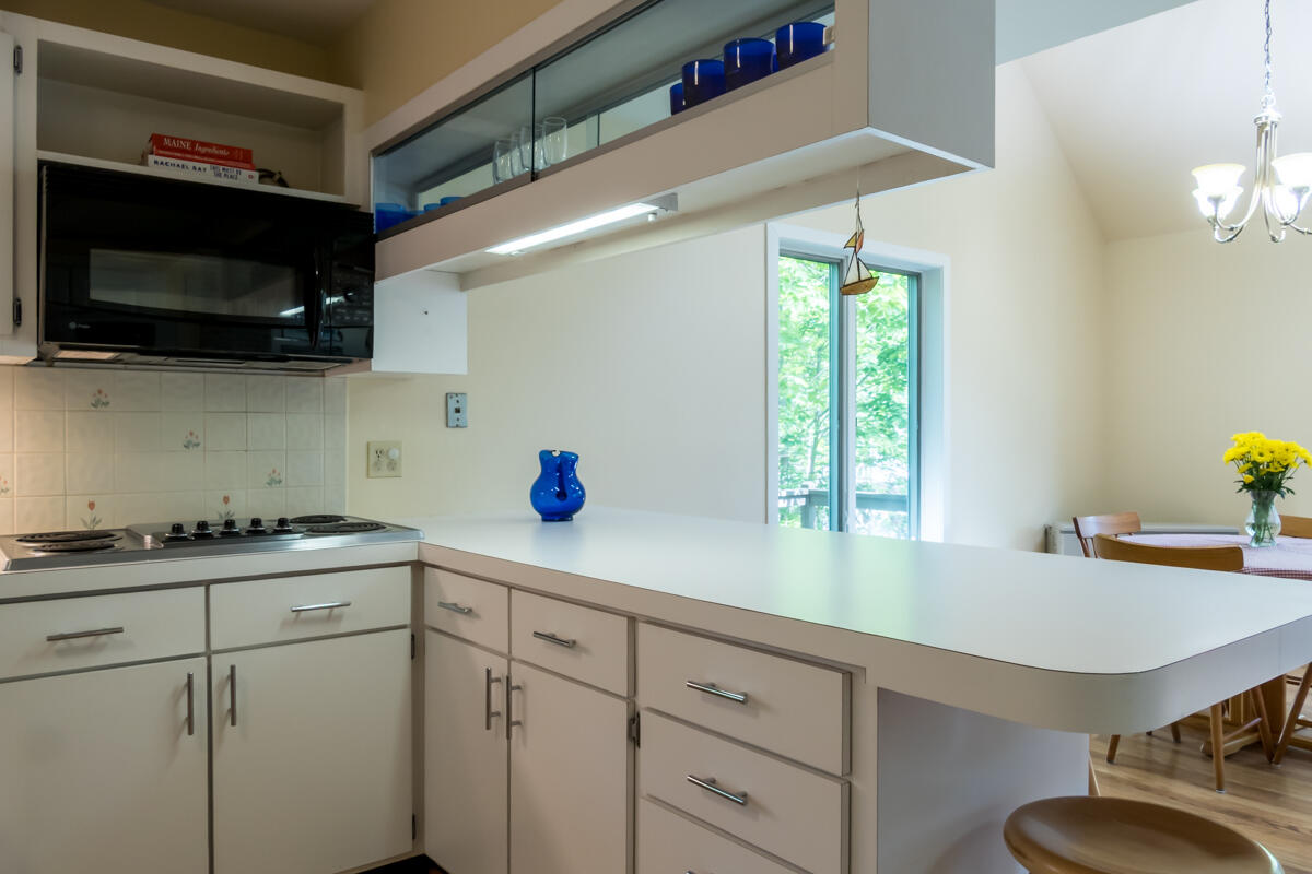 15 Cushing Briggs Road Freeport, ME 04032 - Photo 11 of 86 19-Kitchen (6 of 9)
