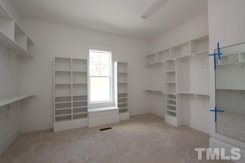 5008 Wainscott Way Raleigh, NC 27612 - Photo 12 of 24 Gallery Image 12