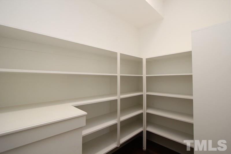 5008 Wainscott Way Raleigh, NC 27612 - Photo 8 of 24 Gallery Image 8