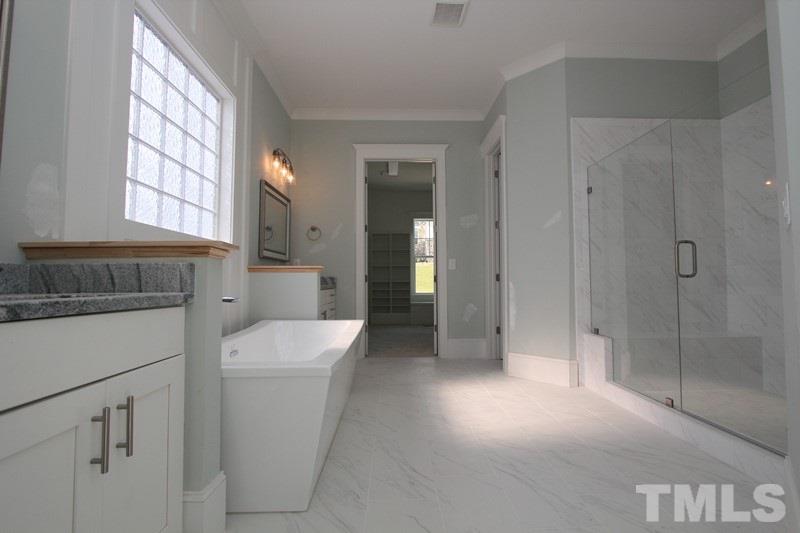 5008 Wainscott Way Raleigh, NC 27612 - Photo 10 of 24 Gallery Image 10