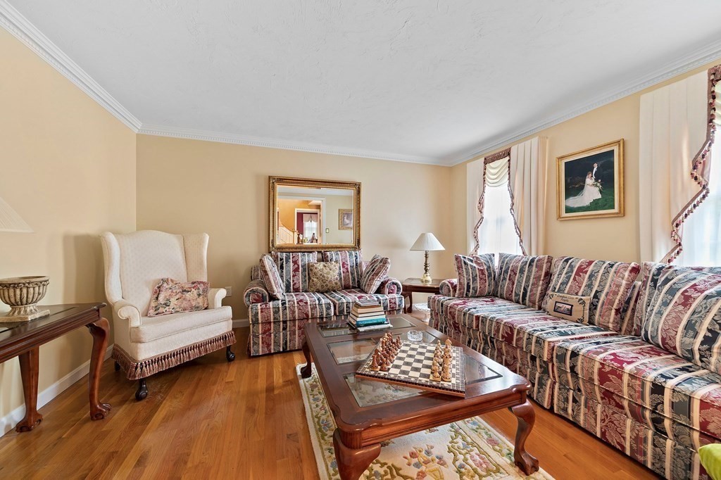 271 Hillcrest Road Marshfield, MA 02050 - Photo 9 of 33 Gallery Image 9