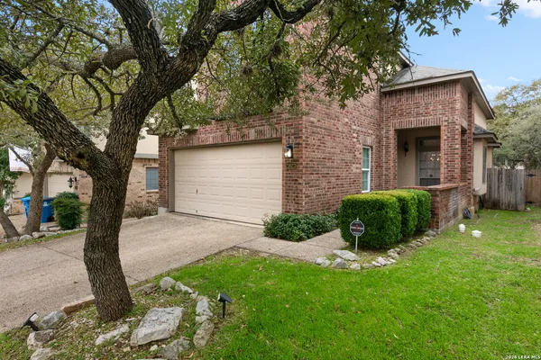 $2,000 | 21623 Dion Village, San Antonio, TX 78258