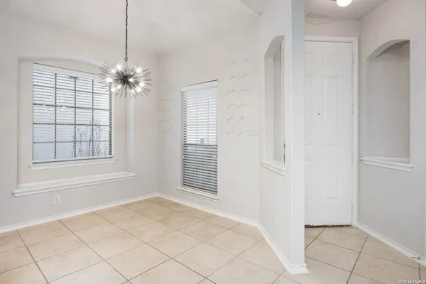 $2,000 | 21623 Dion Village, San Antonio, TX 78258