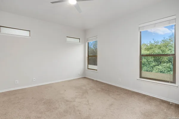 $2,000 | 21623 Dion Village, San Antonio, TX 78258