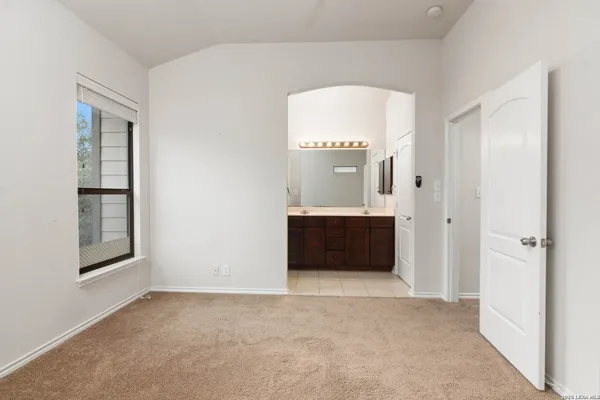 $2,000 | 21623 Dion Village, San Antonio, TX 78258